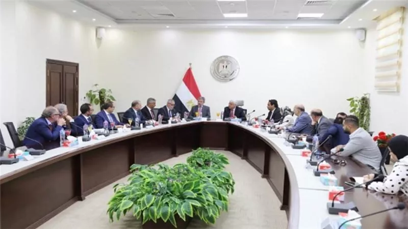 وزير التعليم العالي يبحث آليات التعاون العلمي مع السفير الإيطالي ووفد جامعتي لويجي فانفيتيلي ونابولي فيديريكو الثاني الإيطاليتين (صور)