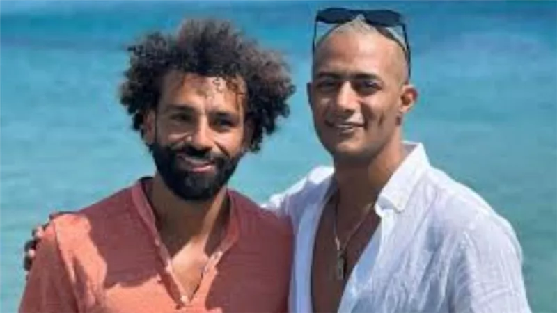 محمد رمضان وصلاح يجتمعان سويا