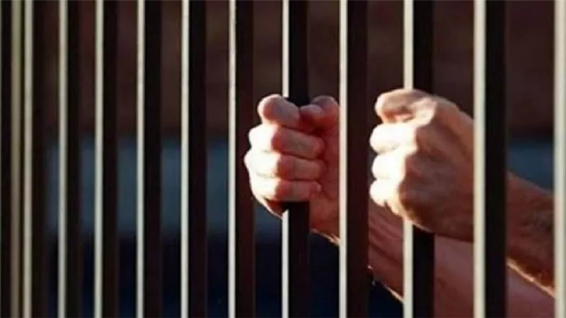 السجن المشدد 10 سنوات لطالب أنشأ صفحتين على فيسبوك وابتز فتاة بأسيوط