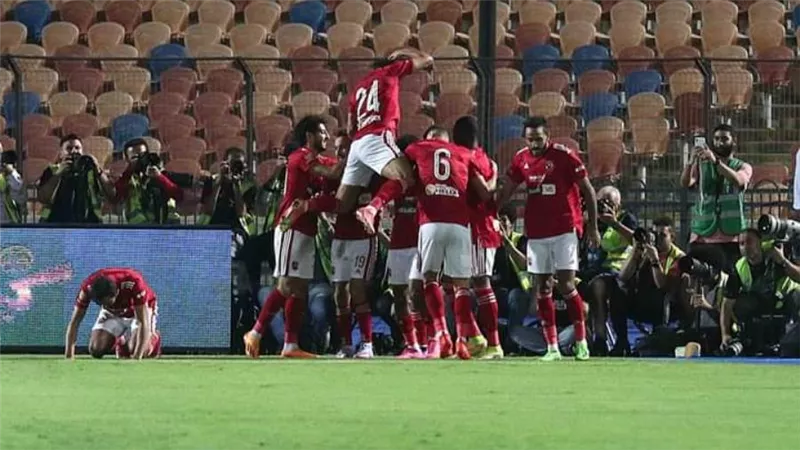 الأهلي يهذب الزمالك بثلاثية الشحات ومعلول في الشوط الأول