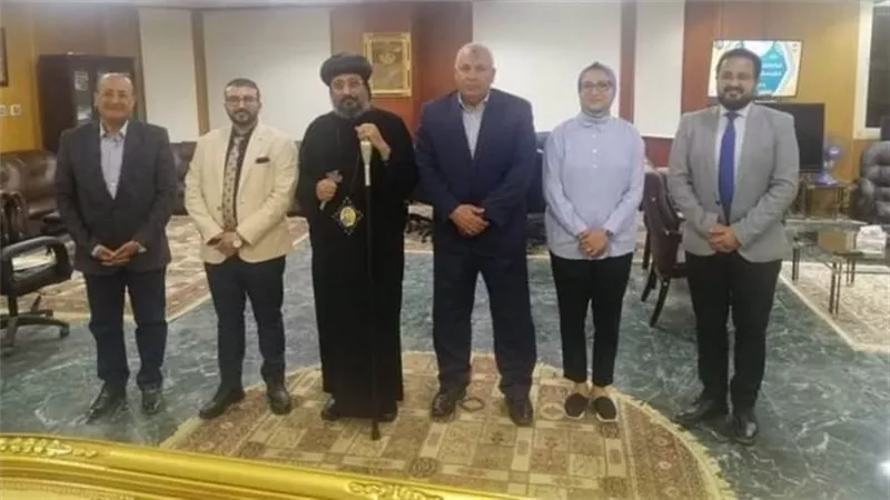 محافظ الوادي الجديد يلتقي وفد المكتب الفني لقداسة البابا تواضروس الثاني