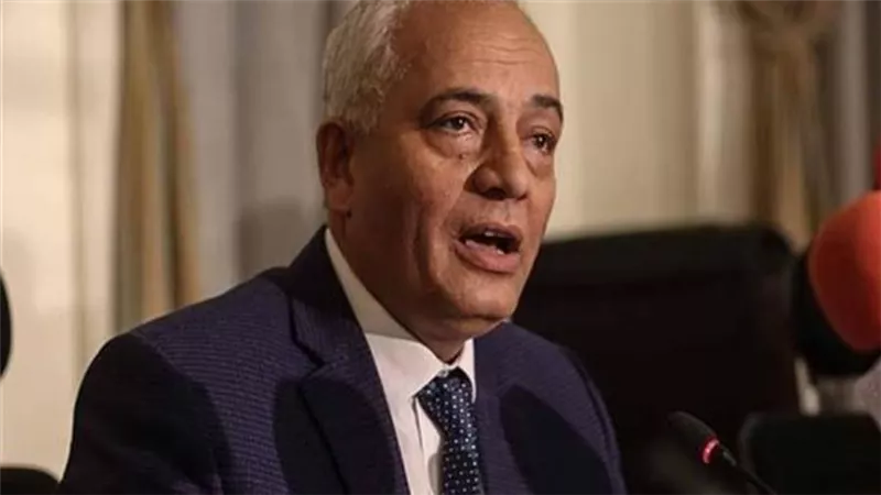 وزير التعليم يكشف عن شروط الالتحاق بمدارس المتفوقين