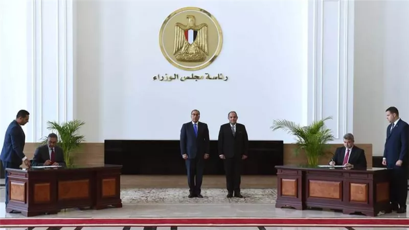 رئيس الوزراء يشهد توقيع بروتوكول تعاون بشأن إصدار تراخيص المشروعات الصناعية داخل المناطق الحرة والاستثمارية  