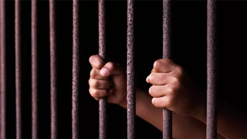 حبس عاطل بتهمة حيازة كمية من مخدر البودر في الزاوية الحمراء