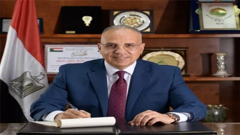 وزير الري يتابع إجراءات تنفيذ مشروع تحديث أنظمة تشغيل ومراقبة مفيض قناطر إسنا الجديدة  (صور)