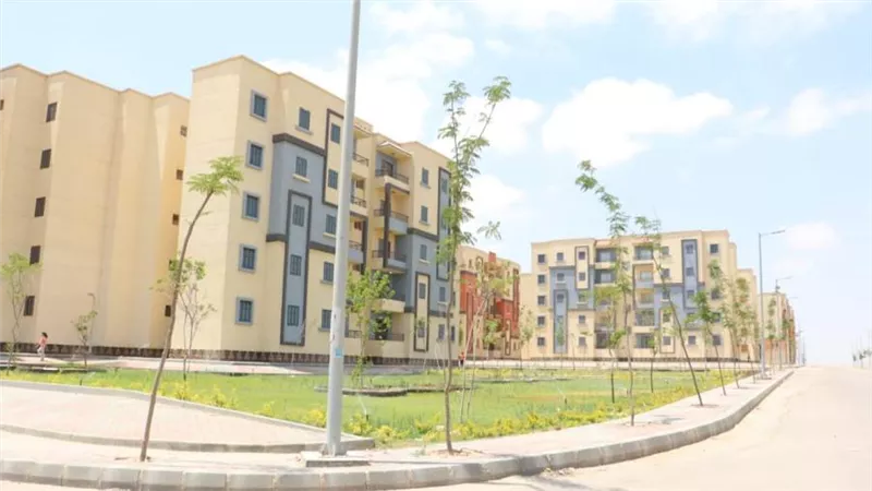 وزير الإسكان يتابع مع رئيس جهاز مدينة السادات  مشروعات 