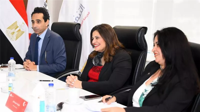 وزيرة الهجرة تشارك كرئيس إحدى لجان اختبارات برنامج 