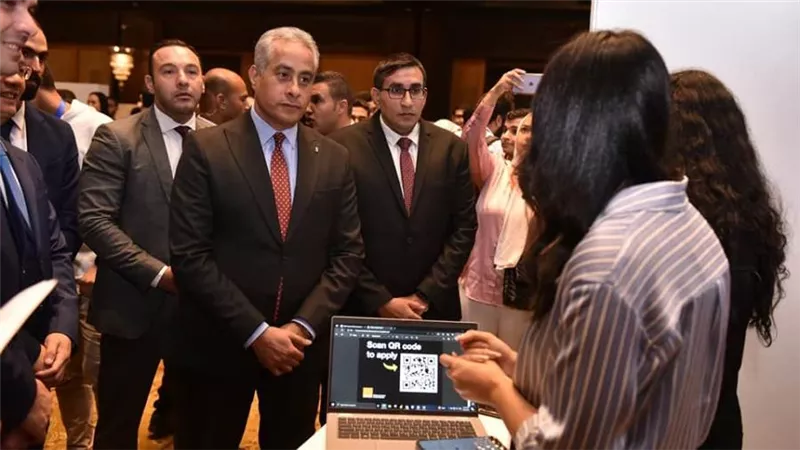 وزير العمل يفتتح ملتقى توظيف يوفر  فرص عمل في 70 شركة إتصالات وتكنولوجيا معلومات