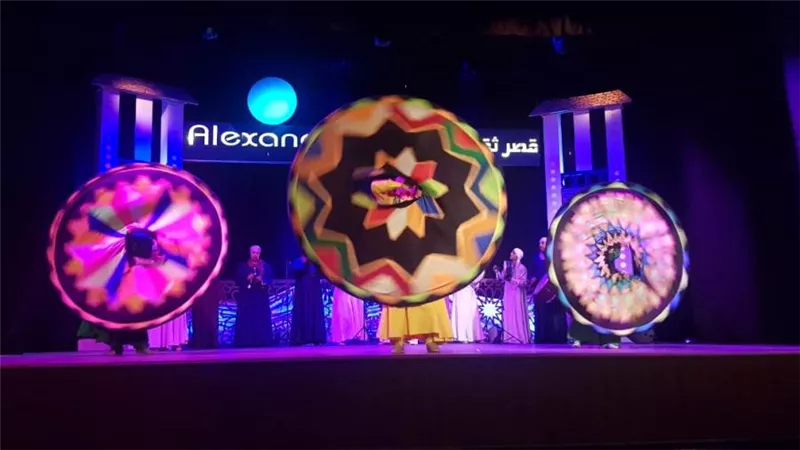 فنون العريش والتنورة التراثية تشعلان أجواء الأنفوشي ضمن فعاليات 