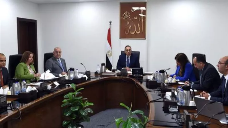 رئيس الوزراء يتابع إجراءات توفير الدعم المطلوب لمشروعات 