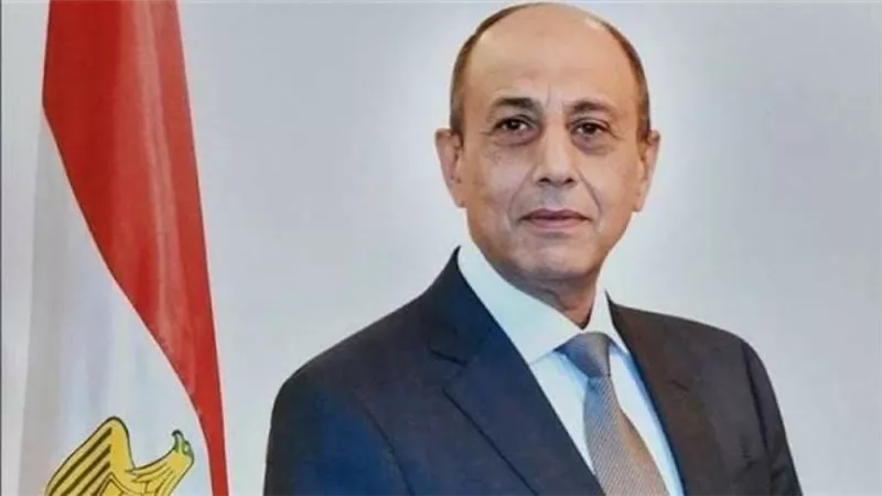 وزير الطيران يصدر تعليمات بتخفيض استهلاك الكهرباء