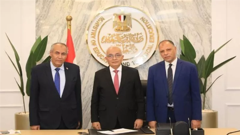 وزير التعليم يعتمد نتيجة الثانوية العامة الدور الأول للعام الدراسي 2022/2023 بنسبة نجاح 78.8% (صور)
