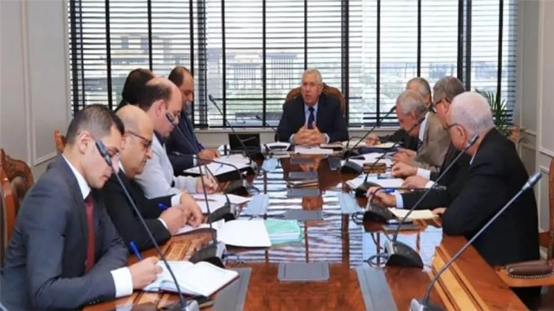 وزير الزراعة يبحث آليات دعم صغار المزارعين والحلول التطبيقية لتفتت الحيازات