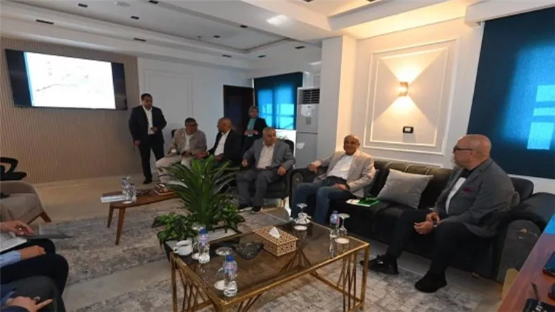 وزير الإسكان يستعرض الموقف التنفيذي للمشروعات المختلفة الجارى تنفيذها بمدينة حدائق أكتوبر 