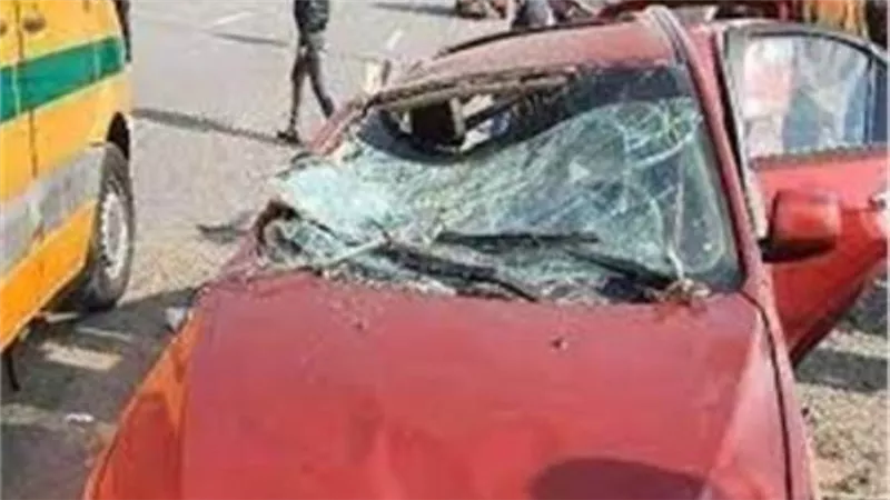 مصرع شقيقين وإصابة والديهما بإصابات بالغة في حادث انقلاب سيارة ملاكي بالدقهلية