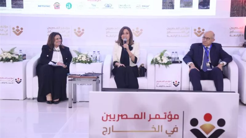 نيفين الكيلاني: وزارة الثقافة لا تدخر جهدًا في مد جسور التواصل مع المصريين في الخارج 