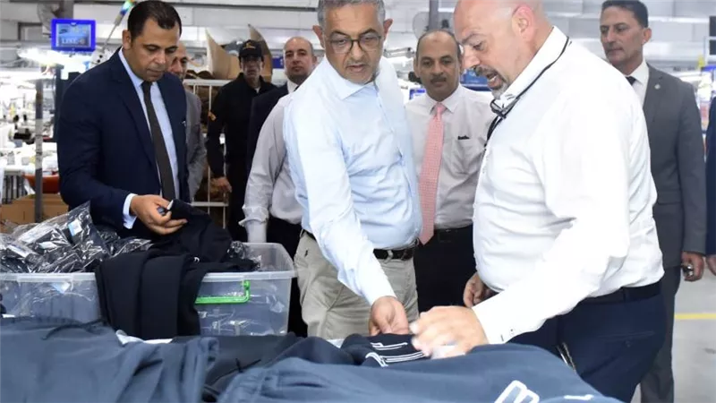 الرئيس التنفيذي للهيئة العامة للاستثمار والمناطق الحرة ومحافظ الإسماعيلية يبحثان فرص الاستثمار شرق القناة