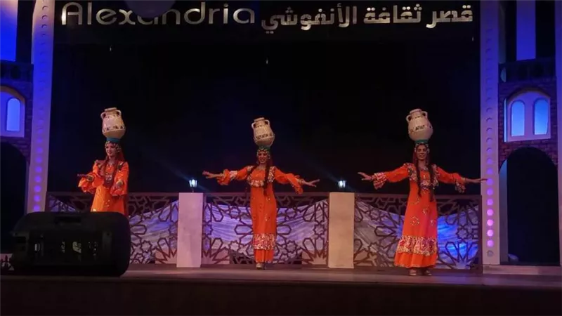 فرقتا الشرقية وأسوان للفنون الشعبية تختتمان الأسبوع الثالث من 