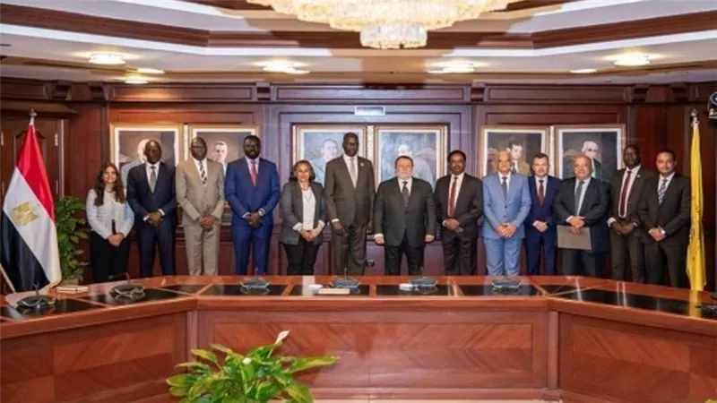 حسن عبد الله يستقبل وفدًا من البنك المركزي لجنوب السودان