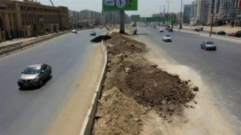 النقل تناشد بالإبلاغ الفوري عن أي سيارة تلقي مخلفات هدم على الدائري
