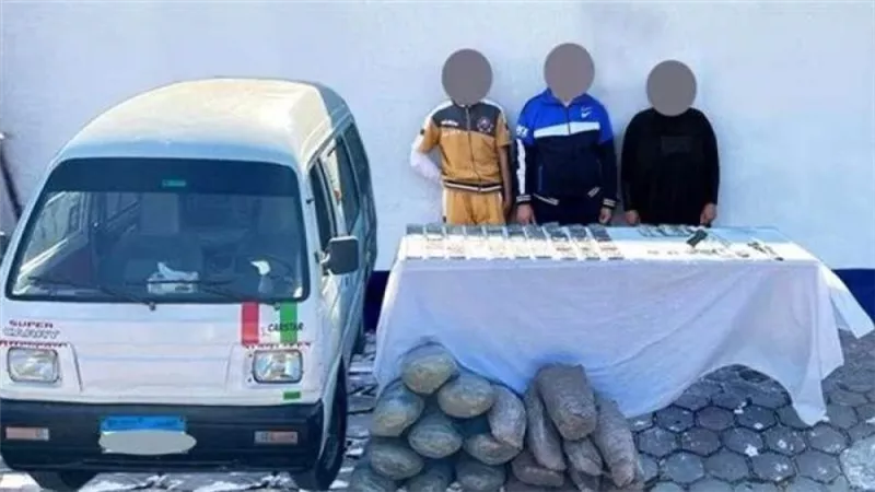 بينهم سيدة.. ضبط تشكيل عصابي بحوزته 50 كجم مخدرات بدمياط