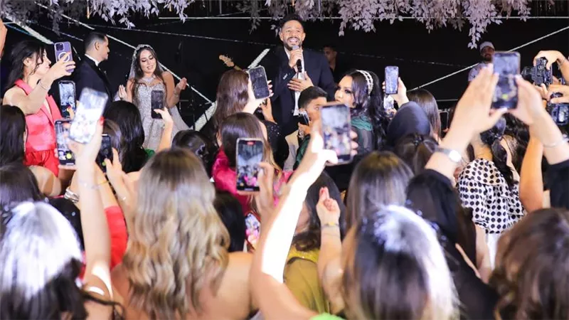 بالصور| حماقى يشعل أضخم إحتفالية للسيدات فقط  .. وتصاعد آجواء الاثارة ب 