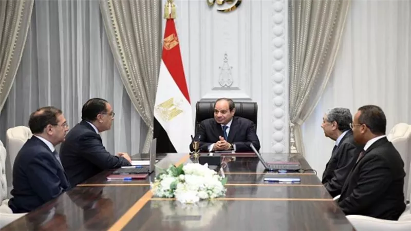 الرئيس السيسي يؤكد حرص الدولة على التصدي لأية مشكلات تواجه المواطنين (صور)