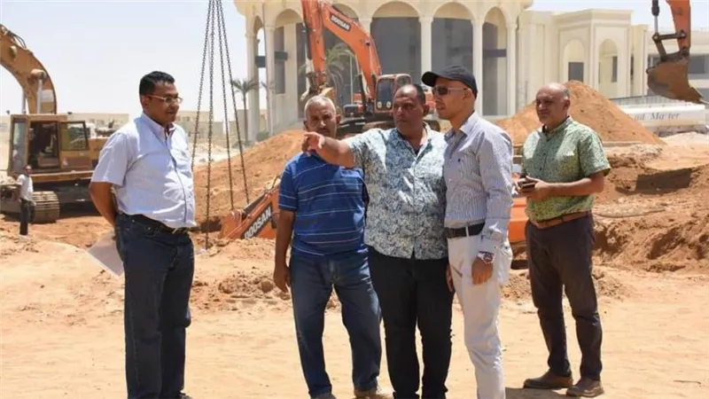 رئيس جهاز القاهرة الجديدة يواصل الجولات التفقدية لمتابعة مشروعات الطرق والمرافق الجارية بالمدينة
