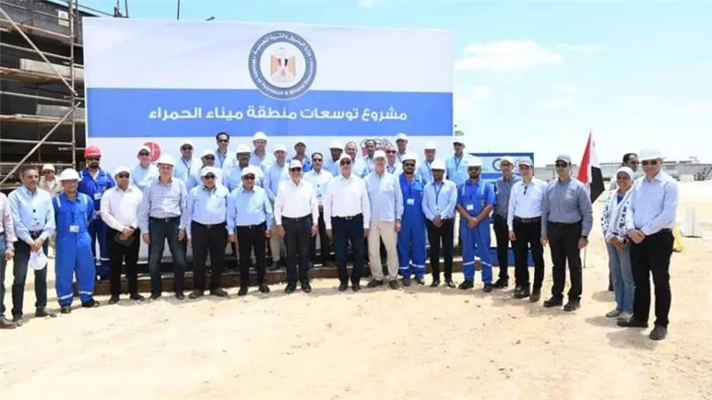 وزير البترول يضع حجر أساس مشروعات التطوير والتوسعات بميناء الحمراء البترولي بالعلمين الجديدة