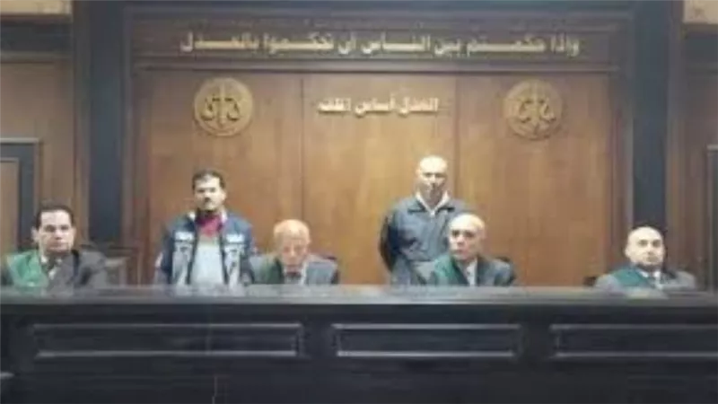 قرار عاجل بشأن إعادة محاكمة 13 متهما في فض رابعة