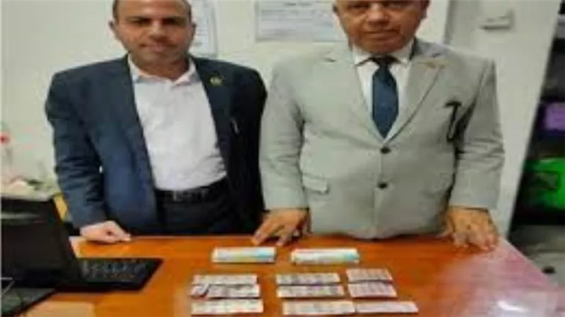 إحباط محاولة تهريب أقراص مخدرة مع راكب في مطار برج العرب