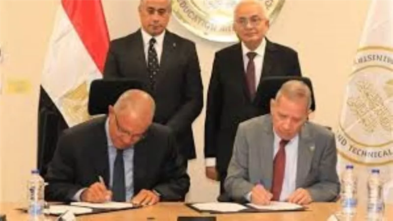 حجازي وشحاتة يشهدان توقيع 5 بروتوكولات تعاون لإطلاق 5 مدارس للتكنولوجيا التطبيقية