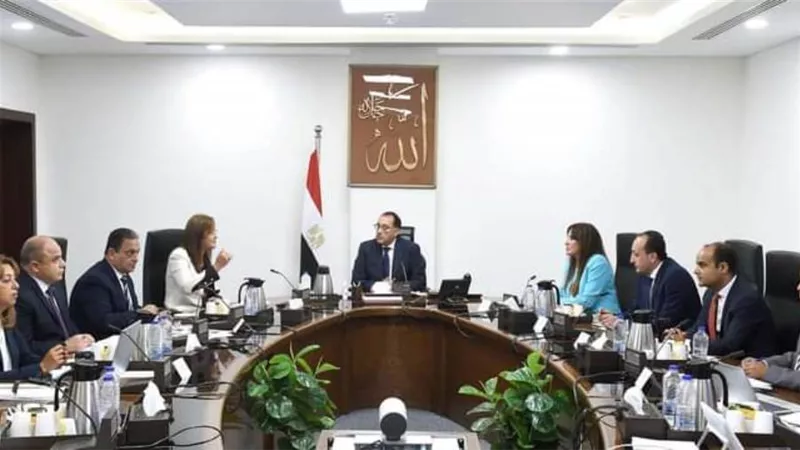 رئيس الوزراء يتابع موقف تسكين الموظفين في المقار الجديدة بالحي الحكومي بالعاصمة الإدارية الجديدة