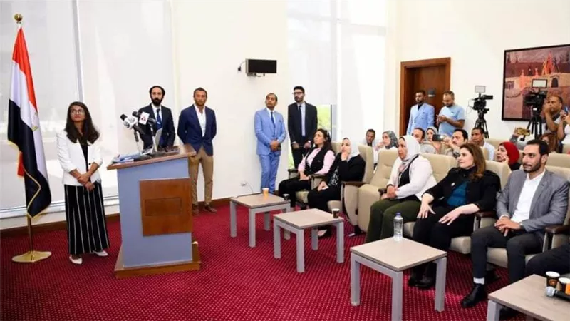 وزيرة الهجرة: معسكر  
