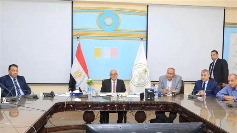 وزير التعليم يتابع امتحانات الدور الثاني لطلاب الثانوية العامة للعام الدراسي  2022/2023 من خلال غرفة العمليات المركزية