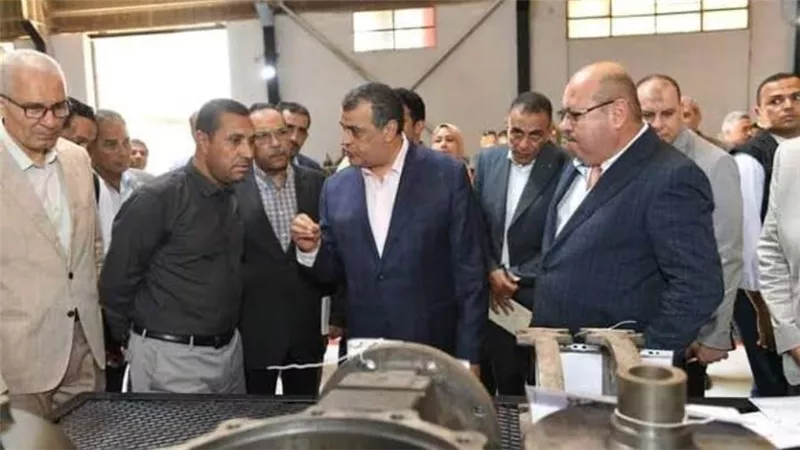 استكمالا لسلسلة الجولات.. وزير الإنتاج الحربي يتفقد قها للصناعات الكيماوية