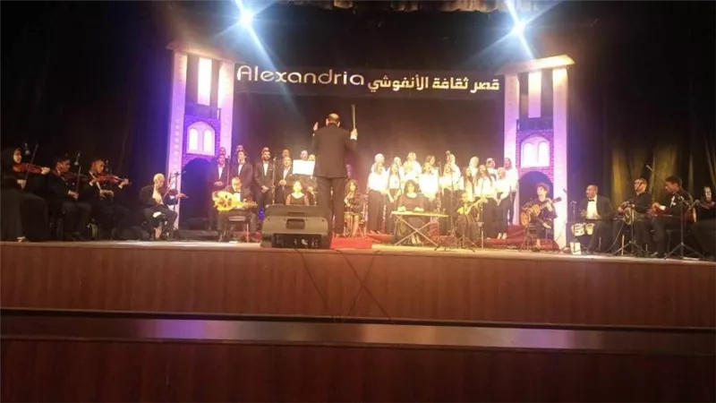 عروض فرقتى الغناء الشعبي والموسيقى العربية بمسرح قصور الثقافة المتنقل 
