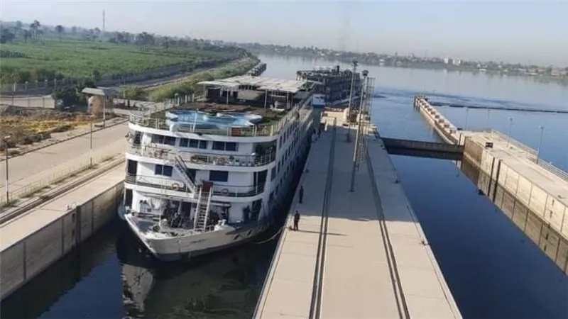 وزير الري يتابع أعمال صيانة الأهوسة الملاحية بقناطر إسنا ونجع حمادي وأسيوط ودمياط