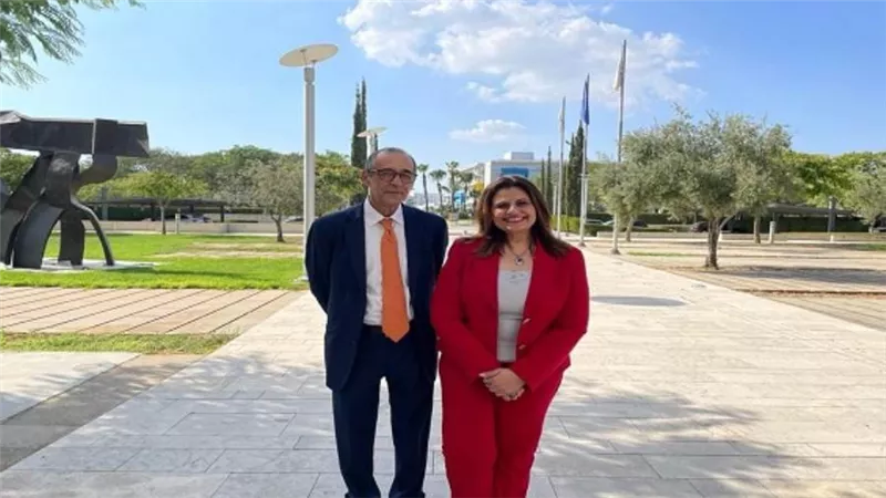 وزيرة الهجرة تبحث مع المفوض الرئاسي القبرصي الجديد للشؤون الإنسانية والمغتربين إطلاق النسخة الخامسة لـ