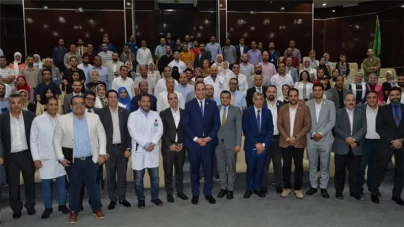رئيس هيئة الرعاية الصحية يتفقد مجمع الإسماعيلية الطبي لمتابعة سير العمل (صور)