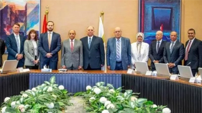 وزير الطيران يشهد توقيع مذكرتي تفاهم لإنشاء مبنى الركاب 4 بمطار القاهرة