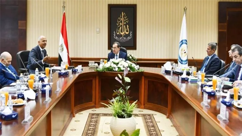 وزير البترول يتابع تطورات مشروع زيادة الطاقة الإنتاجية لمصفاة ميدور (صور)