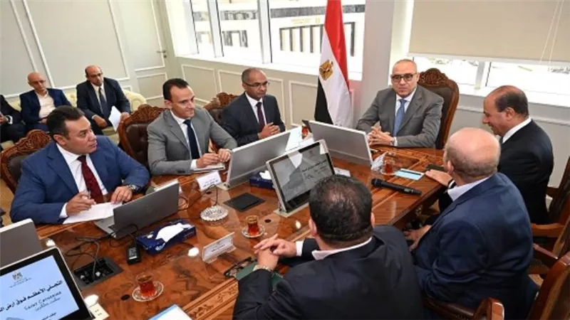وزير الإسكان يتابع البرنامج الزمني للانتهاء من مختلف مكونات مشروع تطوير موقع التجلي الأعظم (صور)