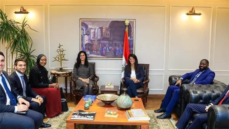 وزيرة التعاون الدولي تلتقي المدير التنفيذي لمكتب جي بي مورجان تشيس بمصر ومجموعة من المستثمرين الدوليين