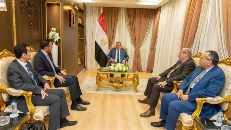 وزير الدولة للإنتاج الحربي يستقبل مسؤول شركة الخليج للمصاعد الكهربائية لمتابعة مستجدات التعاون المشترك