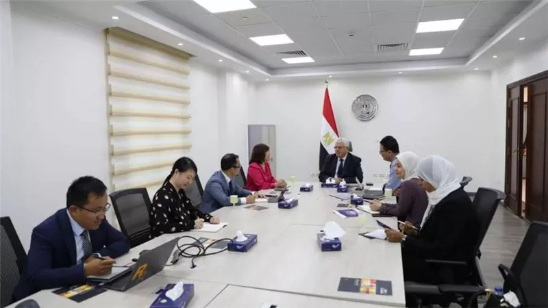 وزير التعليم العالي يستقبل وفد شركة هواوى العالمية