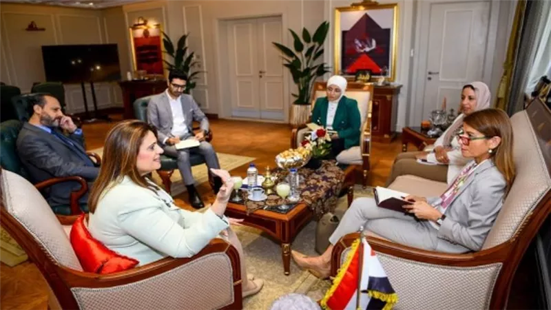 وزيرة الهجرة تستقبل المدير الاقليمي لليونسكو بالقاهرة والدول العربية لبحث التعاون المشترك (صور)