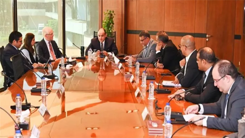 وزير التجارة يترأس اجتماع المائدة المستديرة لشركات الصناعات الغذائية (صور)