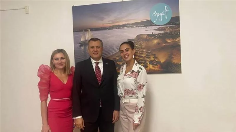 وزير السياحة والآثار يستهل زيارته الحالية لموسكو بعقد عدد من اللقاءات المهنية مع أهم منظمي الرحلات في السوق الروسي