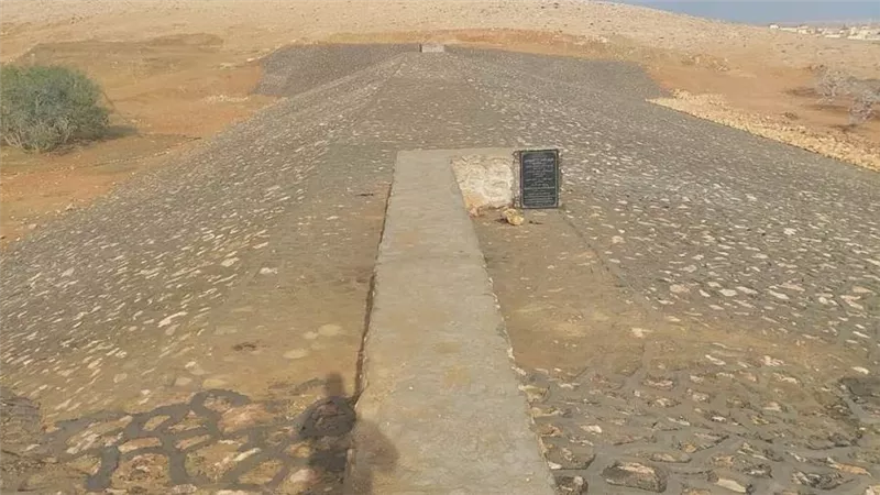 وزير الري يتابع موقف 